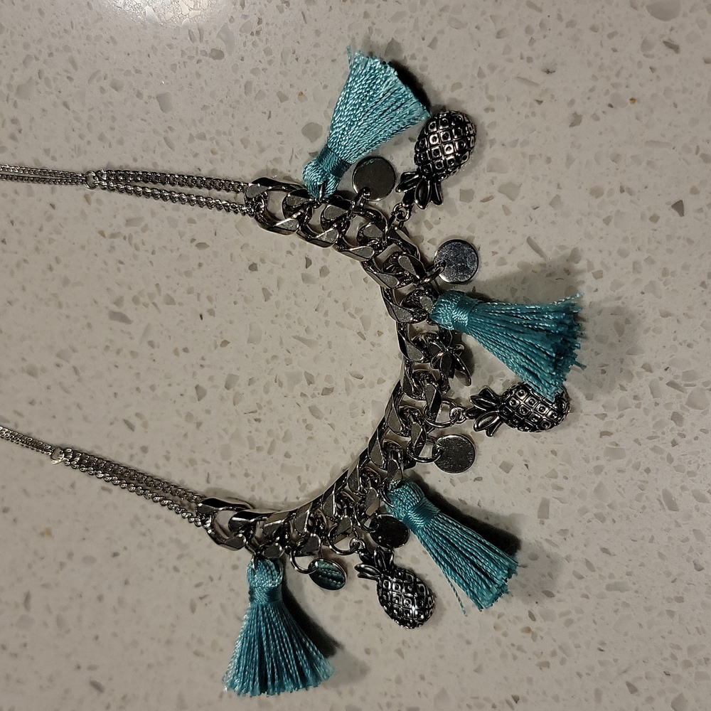 GIRLY NECKLACE